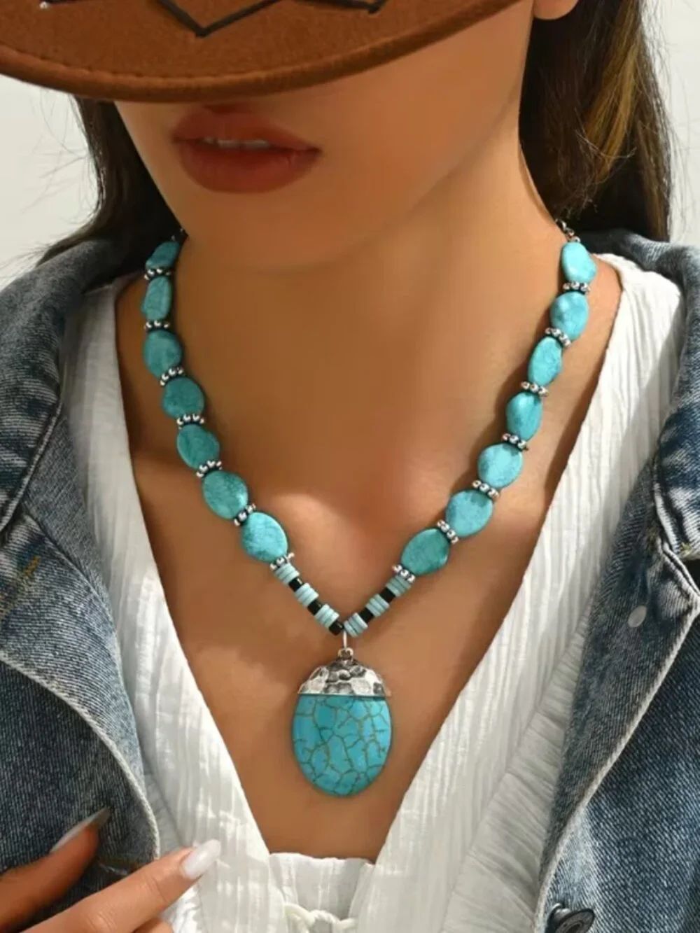 NWT Western Southwestern Faux Turquoise Beaded Pendant Necklace Boho